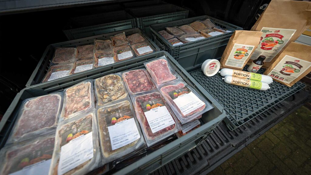 BARF Lieferdienst - BARF im Kofferaum